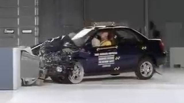 Crash Test 2002 -2007 Subaru Impreza / Saab 9-2X IIHS смотреть онлайн