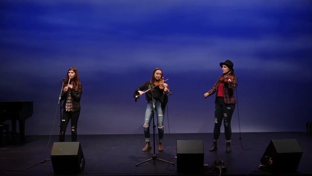Sean Ryan’s Polka - The Celtic Lasses смотреть онлайн