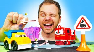 Английский для мальчиков и девочек: шлагбаум, корабль и груша! Грузовичок Лева и видео про машинки