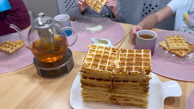 Очень вкусный ужин. Испытываю вафельницу. Спокойное видео.