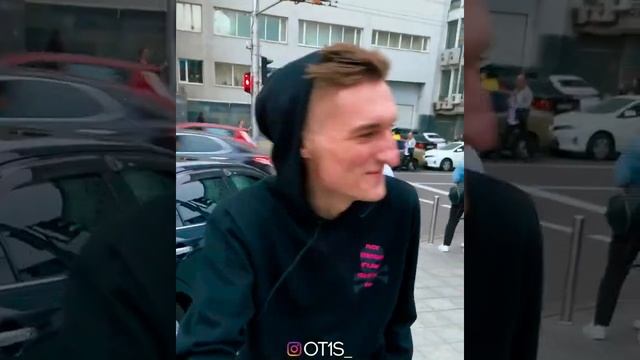 Поцеловал незнакомку в засос / У неё был парень