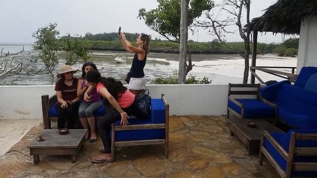 THE ROCK RESTAURANT ZANZIBAR VLOG | 06-01-2018 смотреть онлайн