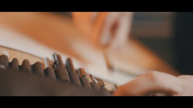 THE GYROCK GUITAR : BEHIND THE SCENES (from the design & engineering to the guitar tuning) смотреть онлайн