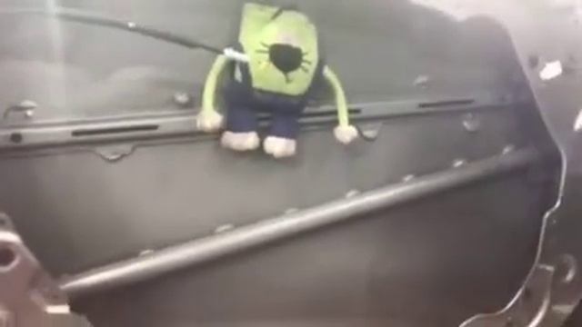 Именно сквозь дверные проемы в салон КИА СИД попадает львиная доля всех уличных гулов и шумов смотреть онлайн