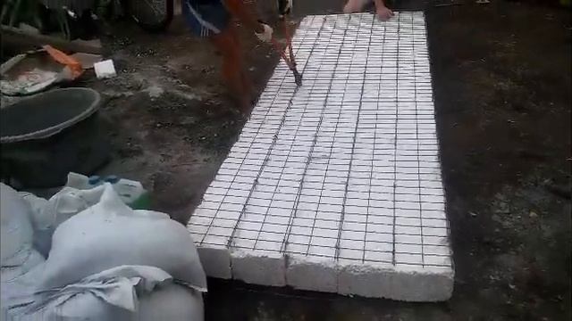 Дом купить или строить из СИП-бетона "Русская стена", часть 7 я, монтаж стен мансардного этажа смотреть онлайн