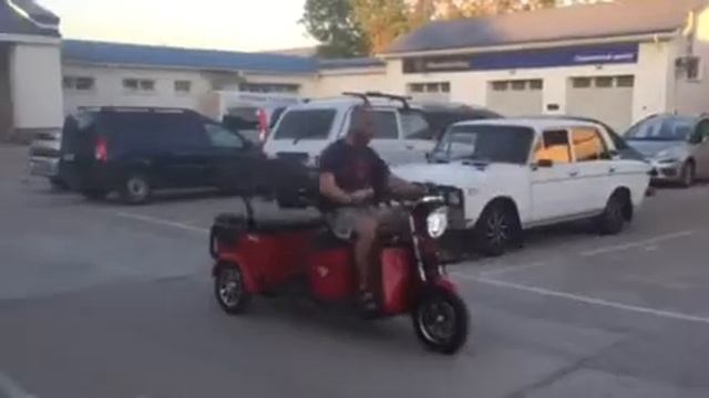 Электротрицикл Rutrike Экипаж Люкс пассажирский трехместный. смотреть онлайн
