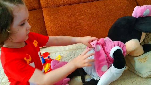 Minnie Mouse,Минни Маус , игры в доктора . смотреть онлайн