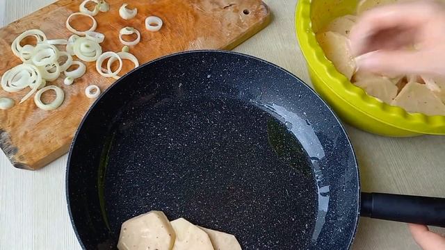 Беру 2 яйца и 8 картофелин и готовлю это обалденное блюдо!!! Со стола уходит влёт! КАРТОШКА В ОМЛЕТ смотреть онлайн