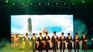 Народная чеченская песня на Фестивале Каспий в Махачкале (Дагестан)