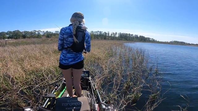 Exploring a secret FLORIDA lake (Kayak fishing) смотреть онлайн