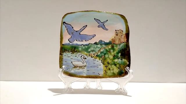 Процесс изготовления керамических плакеток, посвященных городу Изборску. Нанесение рисунка. смотреть онлайн