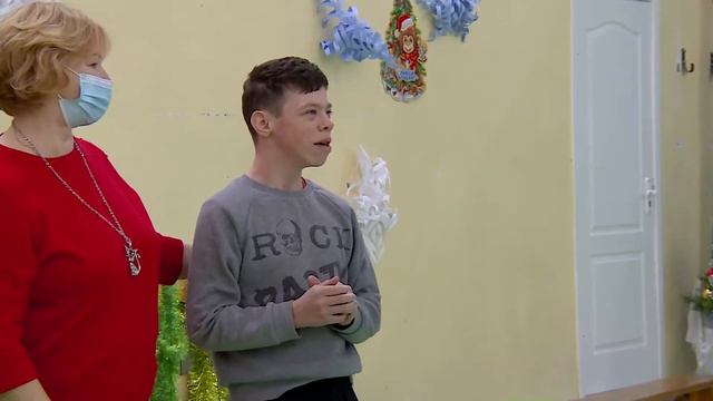 Вручение подарков воспитанникам Лесобиржской школы интерната
