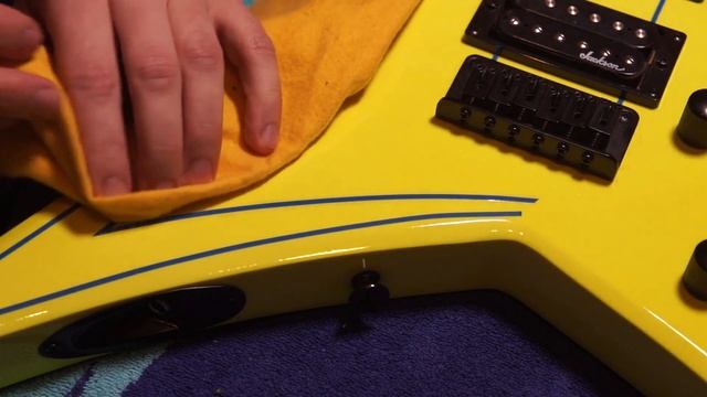Randy Rhoads Pin Stripe Mod / Tuning up to high A (+ Crazy Train Solo) смотреть онлайн