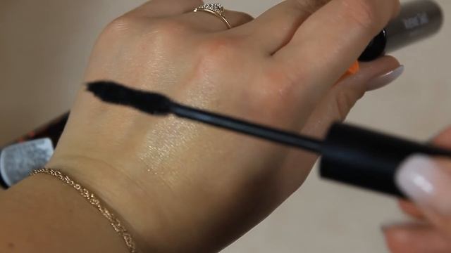 Косметичка на октябрь | Использовать и выбросить смотреть онлайн