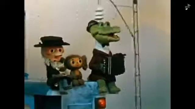 ♥ ♫ Голубой вагон   Krokodil Gena Goluboy Vagon With English Subtitles