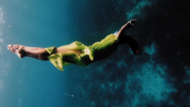 Underwater dance Olesya смотреть онлайн