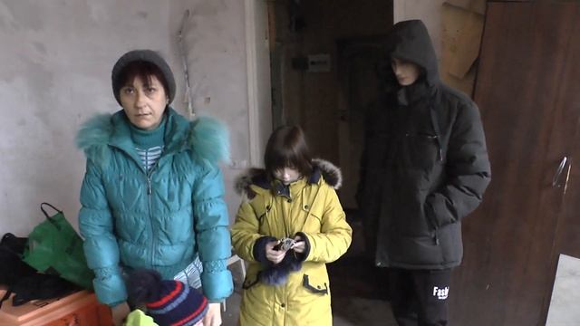 Помощь многодетной маме после пожара от жительницы России смотреть онлайн