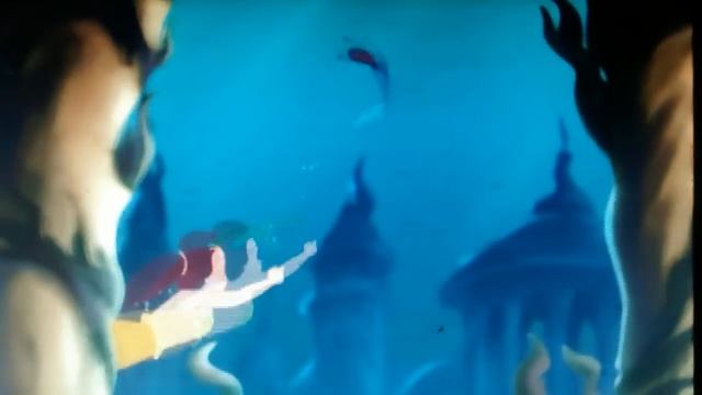 Ariel tickles her sister. смотреть онлайн