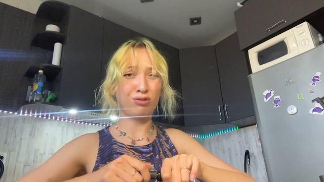 СДЕЛАЛА СЕБЕ МЕТАЛЛИЧЕСКИЕ НОГТИ?? маникюр за 10 000₽‼️ смотреть онлайн