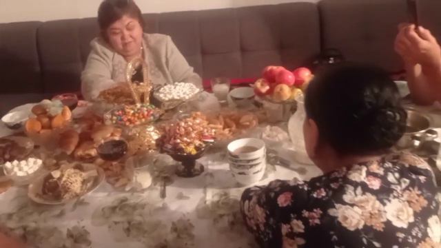 УНУТАЛБАЙМ (Камчыбек Турсункулов)– КУБАНЫЧБЕК Р. Эсеналиев (Жолдошбек & Салтанаттын үйүндө) смотреть онлайн