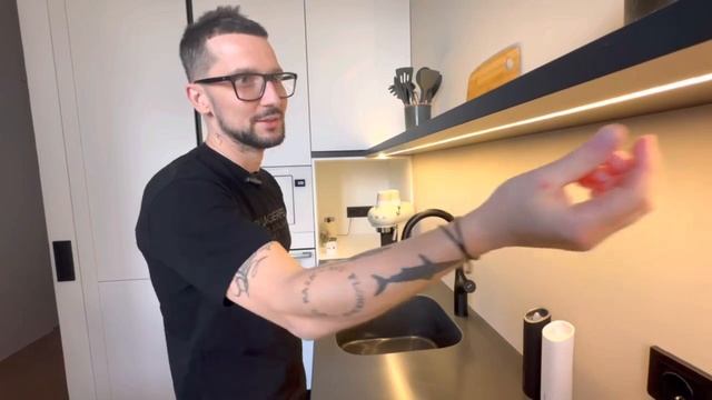 КУХНЯ БЕЗ ВЕРХНИХ ШКАФОВ смотреть онлайн