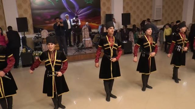 Чеченский Танец ! Свадебный танец! смотреть онлайн