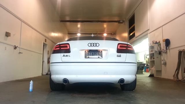 Audi A8 4.2 Straight Pipes revving смотреть онлайн