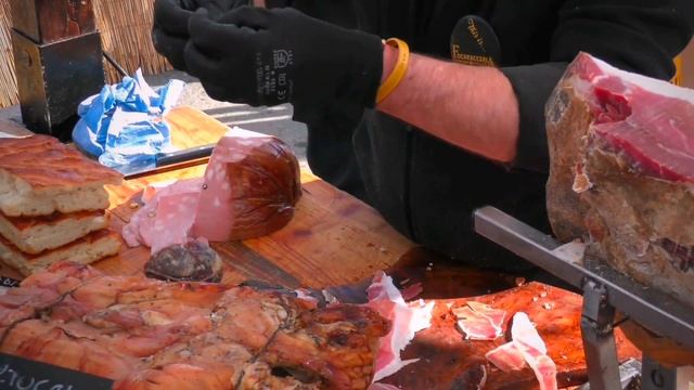 Лучшая ИТАЛЬЯНСКАЯ Уличная Еда, Которую Стоит ПОПРОБОВАТЬ Путешественнику... смотреть онлайн