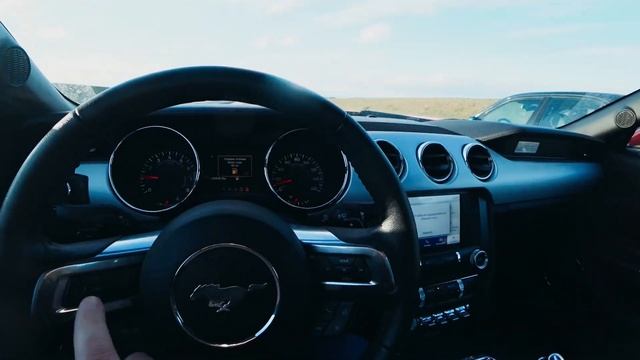 Mustang 2.3 vs MERCEDES Е420 смотреть онлайн