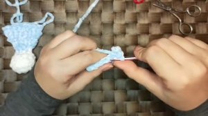 МК зайка-комфортер из плюшевой пряжи крючком часть2