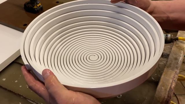 We Made A Glass Slinky смотреть онлайн