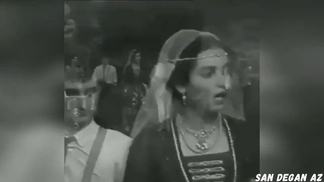 Очень Старая Видео Аймани Айдамирова Колхозехь Болх Дика Барна Ткъа Гали Ялта Ду Делларг смотреть онлайн