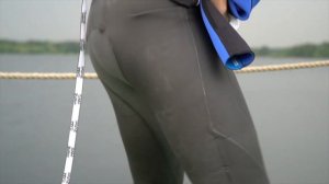 Как надевать гидрокостюм.