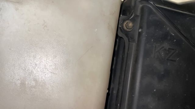 90 Series Toyota 1KZ Land Cruiser Prado KZJ95 KZJ90 Manual Radiator And Thermostat Removal