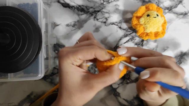 Солнышко крючком / МК брелок солнышко / вязаный брелок быстро смотреть онлайн