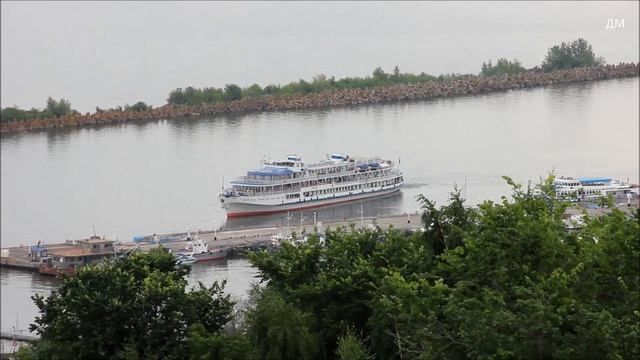 Теплоход Урал прибывает в Ульяновский речной порт 3 07 2018г смотреть онлайн