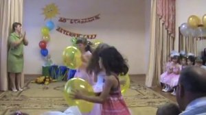 Танец с воздушными шарами (видео Валерии Вержаковой)