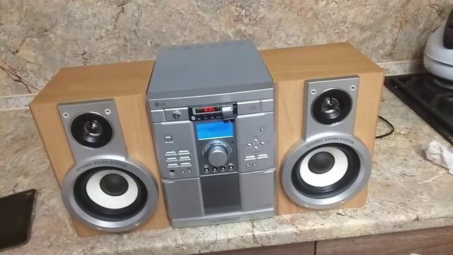 музыкальный центр LG