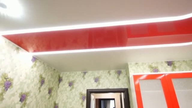 Натяжной потолок со Световыми линиями в интерьере кухни смотреть онлайн