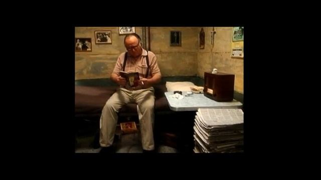 Bad Mojo Redux (Bad Mojo: Путь Таракана) - серия 1. Тараканьи бега. смотреть онлайн