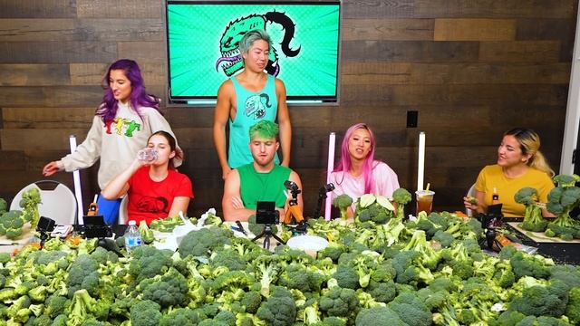 Best Broccoli Sculpture Wins $5,000 Challenge! смотреть онлайн