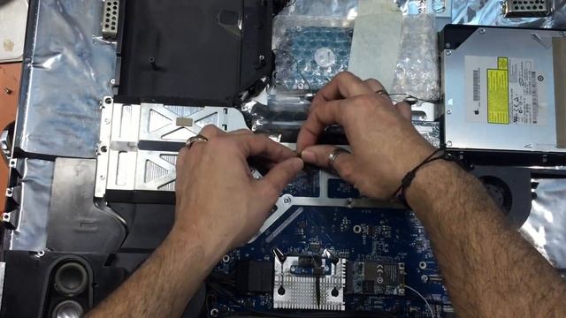 Reparación de iMac 24'' 2008 A1225 EMC 2134 - Mac смотреть онлайн