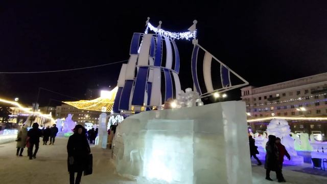 Челябинск. Новогодняя ночь. Ледовый городок на главной площади города. 30.12.2022г смотреть онлайн