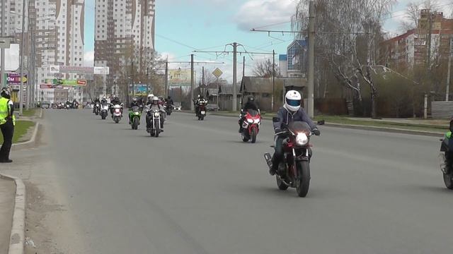 Мотоколонна на открытии сезона 2013 в Перми смотреть онлайн