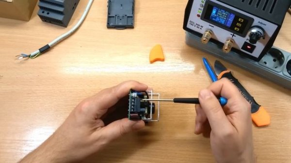 Блок питания MeanWell HDR-60-12