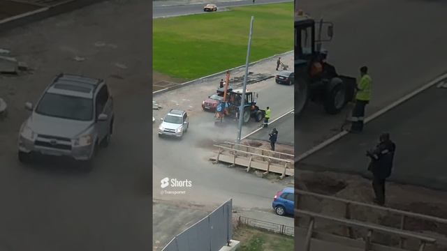 Трактор дыры делает для люков #Shorts #трактор #тракторист #тракторы #трактора смотреть онлайн