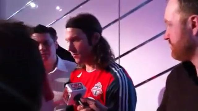 Frings At TFC Media Day смотреть онлайн