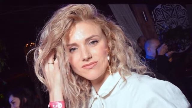 Солистка группы «Фабрика» Ирина Тонева возвращается с сольным проектом TONEVA смотреть онлайн