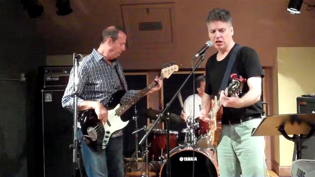 What's So Funny Bout') Peace, Love And Understanding Live In The Studio смотреть онлайн