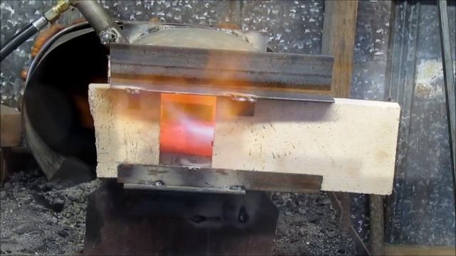 HOW TO MAKE A GAS FORGE - OUT OF HALF A MUFFLER смотреть онлайн